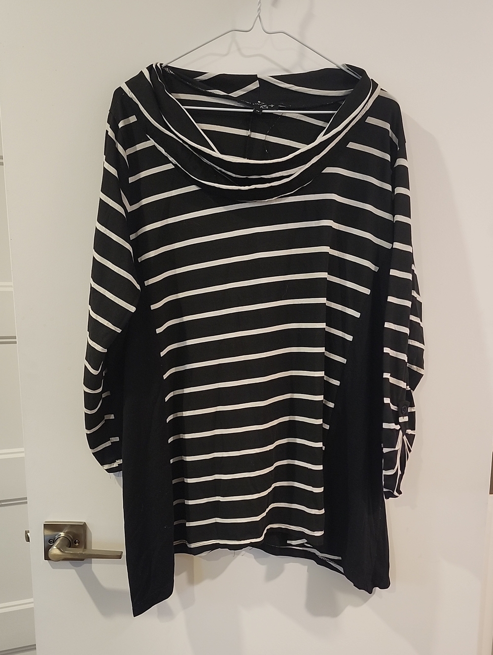 🔥 3/$25 🔥 P2P 25.5" Candy Couture Plus Black and White Striped Hooded Top